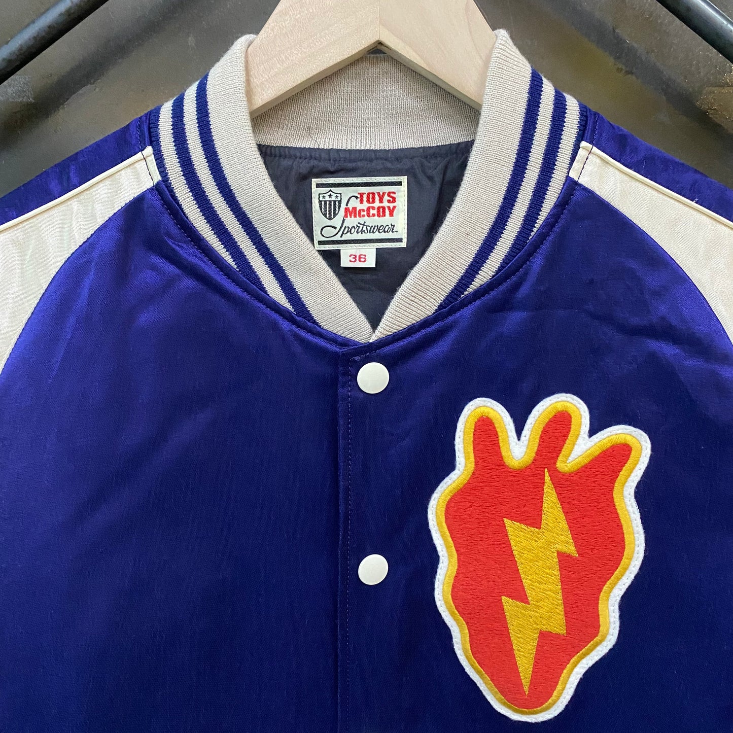 TOY'S McCOY/トイズマッコイ COTTON/RAYON SATEEN BASEBALL JACKET MARILYN MONROE " GOLDEN DRAGON "/ TMJ2303