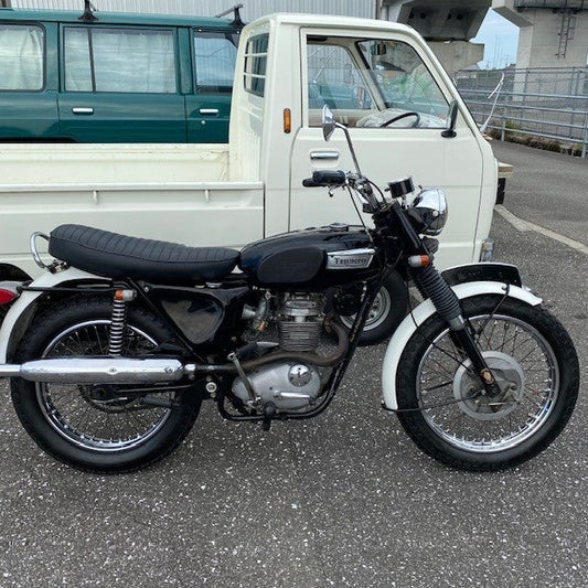 ジーパン屋なのに？