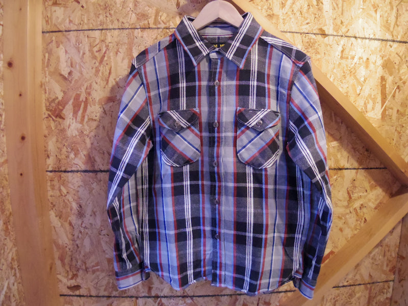 uesの新作ネルシャツ