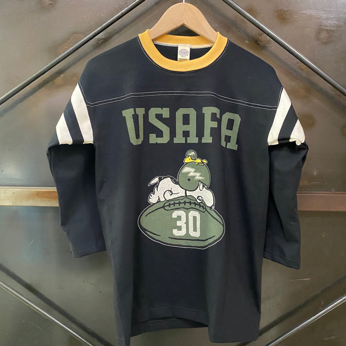 TOY'S McCOY/トイズマッコイ SNOOPY FOOTBALL SHIRT " USAFA 30 "/TMC2611 030 BLACK ブラック Tシャツ ｜南国 高知のジーパン屋 ORIGINAL