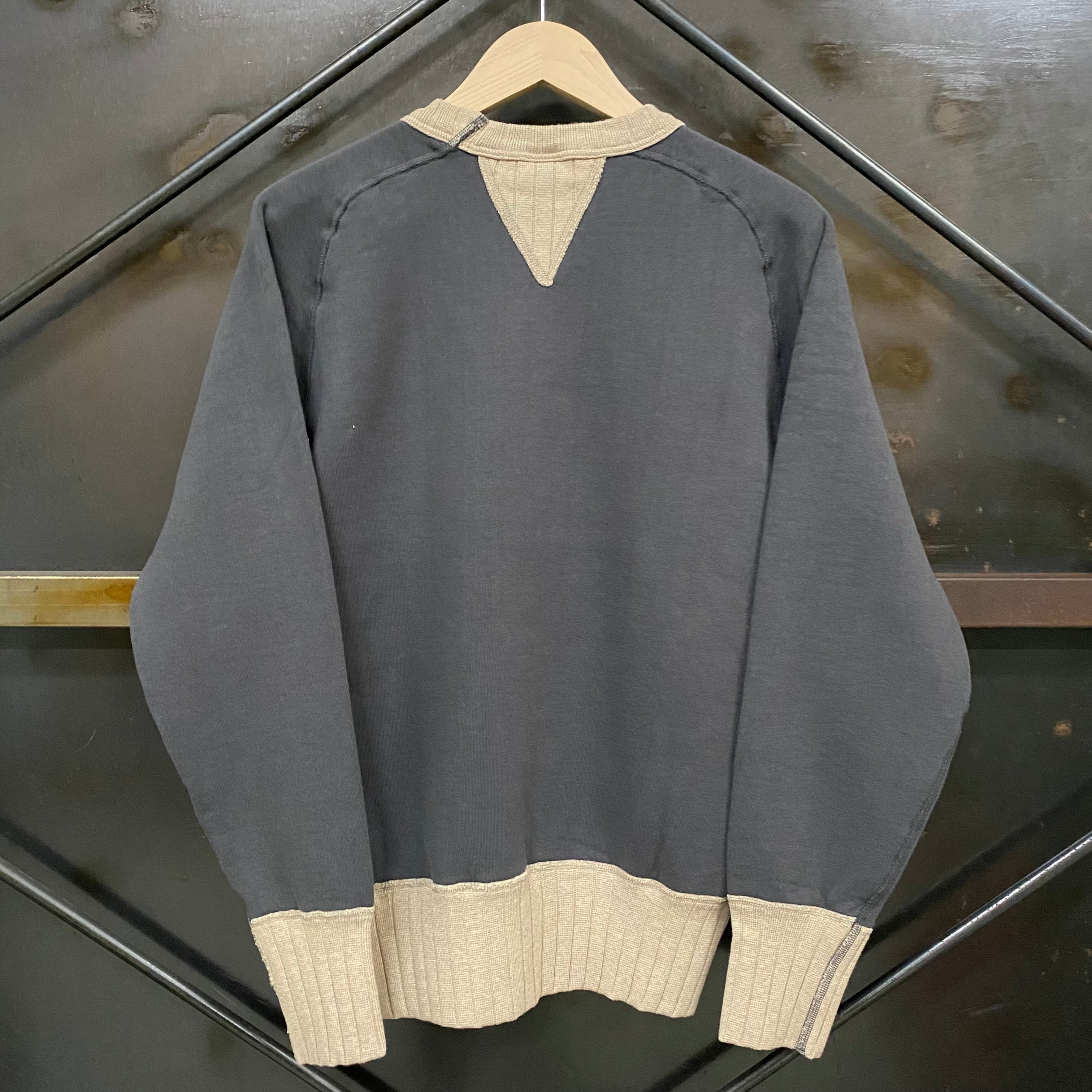 TWO MOON/トゥームーン V-GUSSET FREEDOM SLEEVE SWEATSHIRTS V