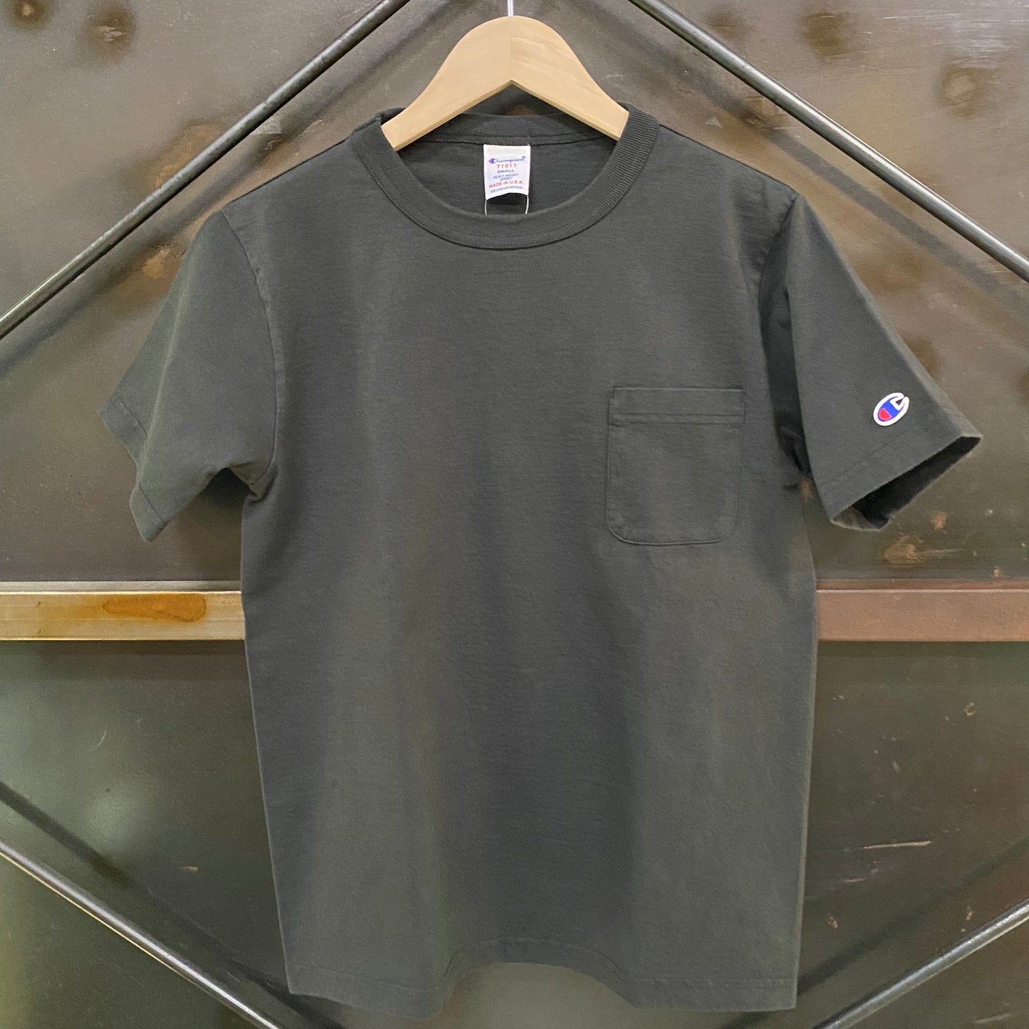 CHAMPION/チャンピオン ティーテンイレブン ショートスリーブポケットTシャツC5-B303 ブラック Tシャツ ｜南国 高知のジーパン屋 ORIGINAL