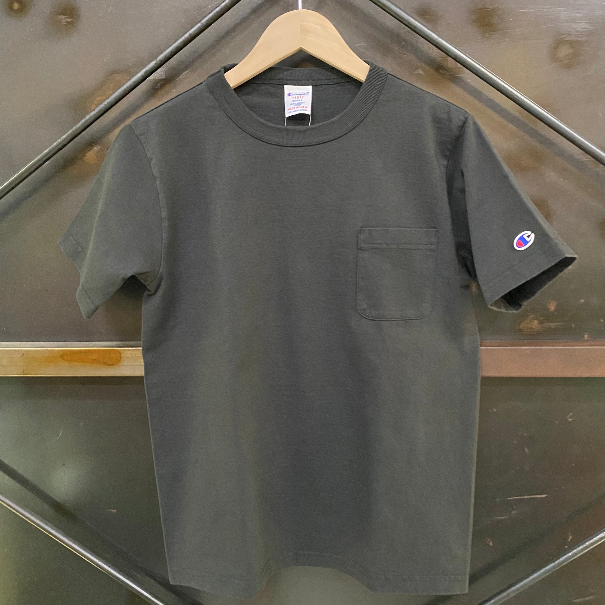 CHAMPION/チャンピオン ティーテンイレブン ショートスリーブポケットTシャツC5-B303 ブラック Tシャツ ｜南国 高知のジーパン屋 ORIGINAL