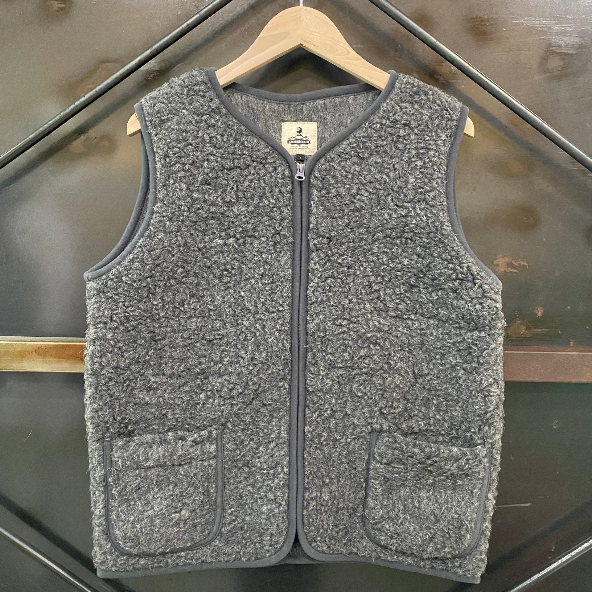 【新品未使用】COLD BREAKER ロングベスト グレー サイズ 23AW COLD BREAKER（コールドブレーカー） [クーポンで20%OFF]コールド